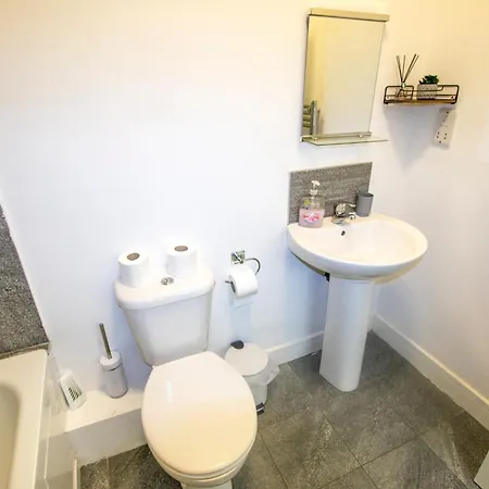 Sleek 2 Bedroom - Stadium Links-3